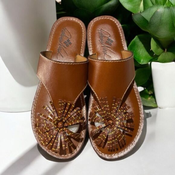 Patricia Nash Franca Tassel Leather Tooled Sandals Tan Size 6.5 NIB - Picture 3 of 6
